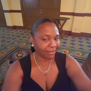 Meet your Posher, Edwina